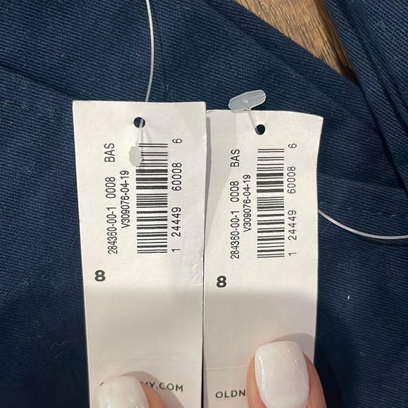 NWT size 8 boys Old Navy shorts. QTY 2 - Picture 2 of 2